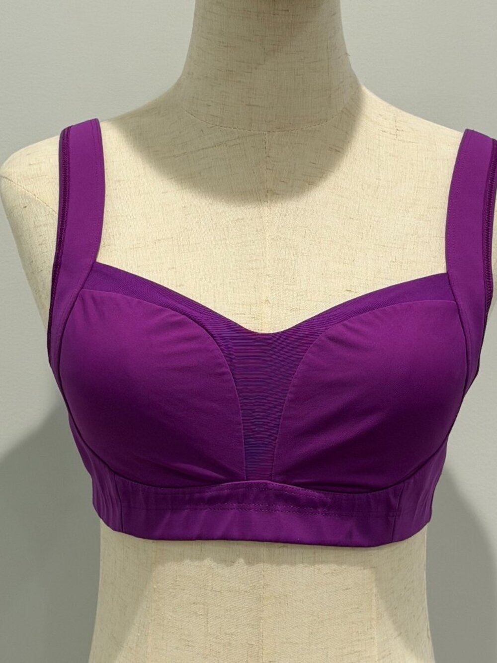 Lululemon Ta Ta Tamer Style Sports Bra 34C Purple